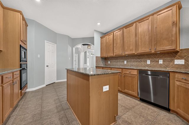 405 Wickford Court, Galveston, TX 77573
