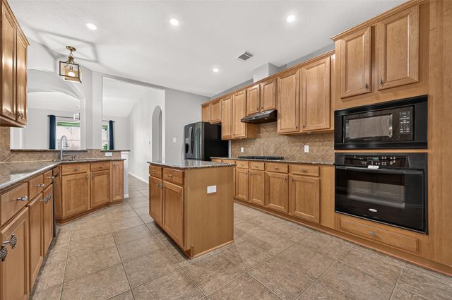 405 Wickford Court, Galveston, TX 77573