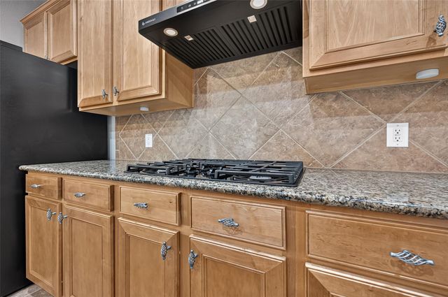 405 Wickford Court, Galveston, TX 77573