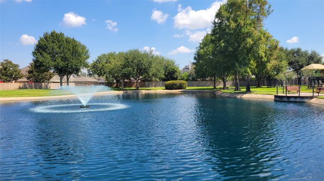 405 Wickford Court, Galveston, TX 77573