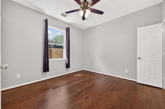 405 Wickford Court, Galveston, TX 77573