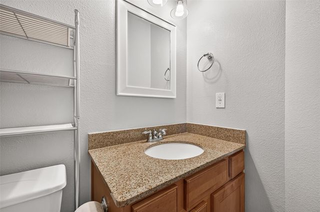 405 Wickford Court, Galveston, TX 77573