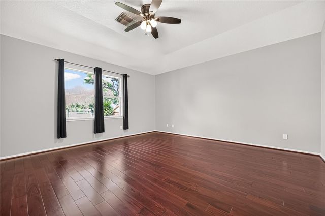 405 Wickford Court, Galveston, TX 77573