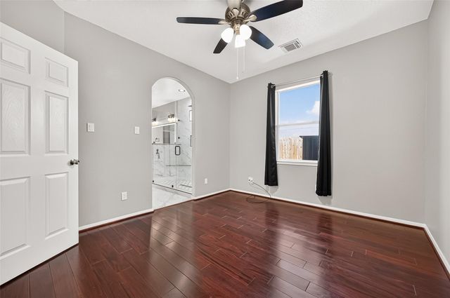 405 Wickford Court, Galveston, TX 77573