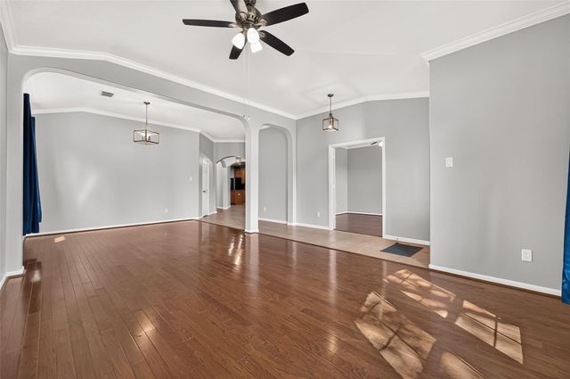 405 Wickford Court, Galveston, TX 77573