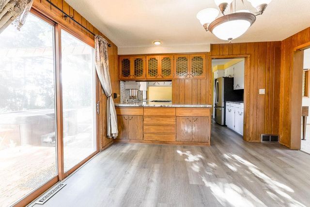 1913 N OUTAGAMIE STREET, Appleton, WI 54914