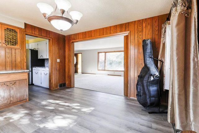 1913 N OUTAGAMIE STREET, Appleton, WI 54914