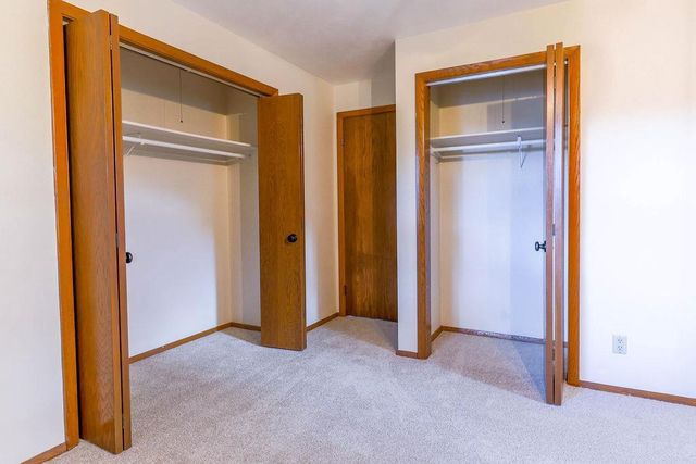 1913 N OUTAGAMIE STREET, Appleton, WI 54914