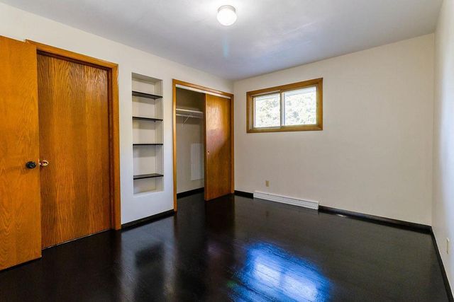 1913 N OUTAGAMIE STREET, Appleton, WI 54914