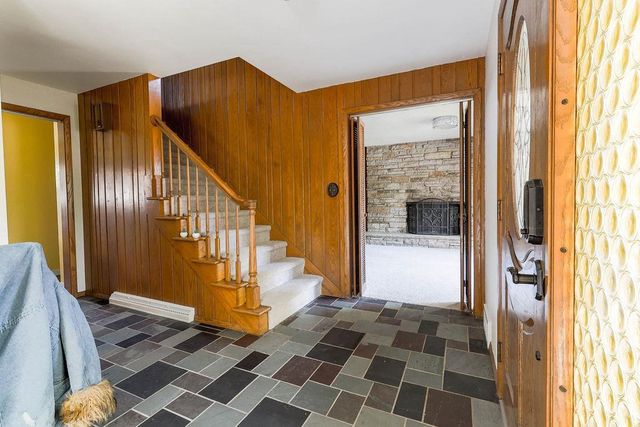 1913 N OUTAGAMIE STREET, Appleton, WI 54914