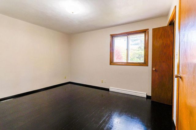 1913 N OUTAGAMIE STREET, Appleton, WI 54914