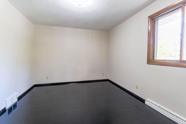 1913 N OUTAGAMIE STREET, Appleton, WI 54914