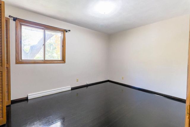 1913 N OUTAGAMIE STREET, Appleton, WI 54914