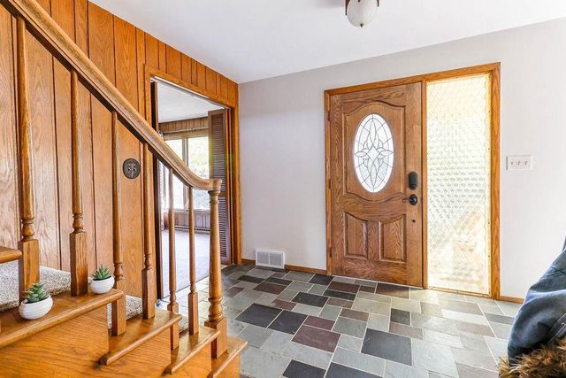 1913 N OUTAGAMIE STREET, Appleton, WI 54914