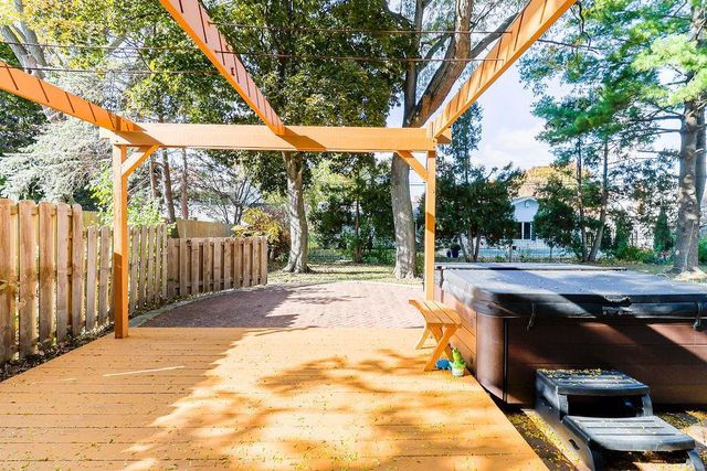 1913 N OUTAGAMIE STREET, Appleton, WI 54914