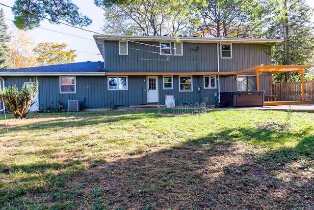 1913 N OUTAGAMIE STREET, Appleton, WI 54914