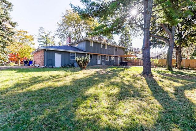 1913 N OUTAGAMIE STREET, Appleton, WI 54914