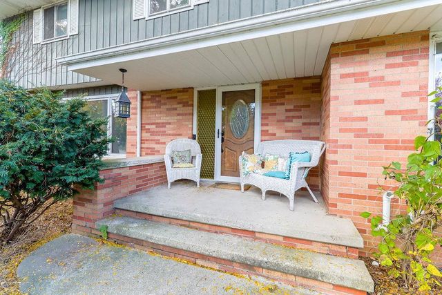 1913 N OUTAGAMIE STREET, Appleton, WI 54914