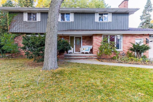 1913 N OUTAGAMIE STREET, Appleton, WI 54914