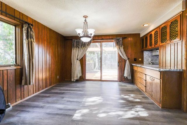 1913 N OUTAGAMIE STREET, Appleton, WI 54914