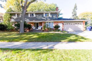 1913 N OUTAGAMIE STREET, Appleton, WI 54914