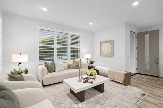 118 Modjeska, Irvine, CA 92618