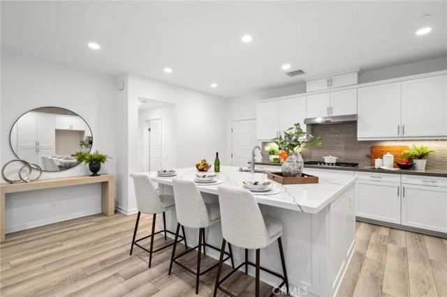 118 Modjeska, Irvine, CA 92618