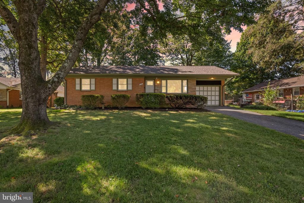 4306 PARKLAND CT, Rockville, MD 20853