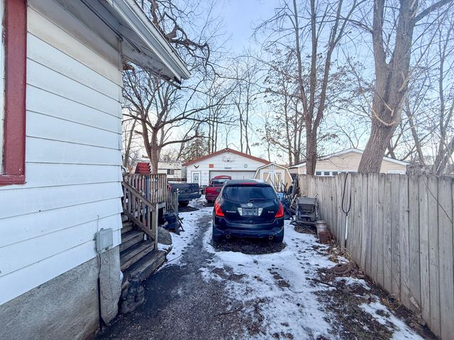 1740 E 21st Street, Des Moines, IA 50317