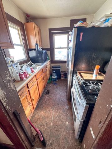 1740 E 21st Street, Des Moines, IA 50317