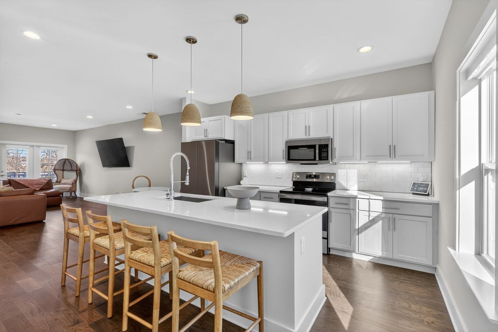 6719 Charlotte Pike Apt 3, Nashville, TN 37209