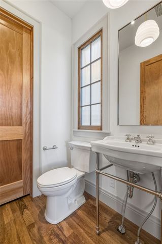 1034 NW A Street, Bentonville, AR 72712