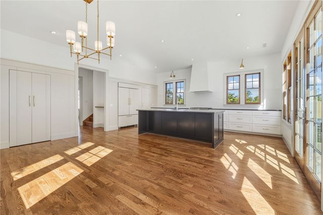 1034 NW A Street, Bentonville, AR 72712