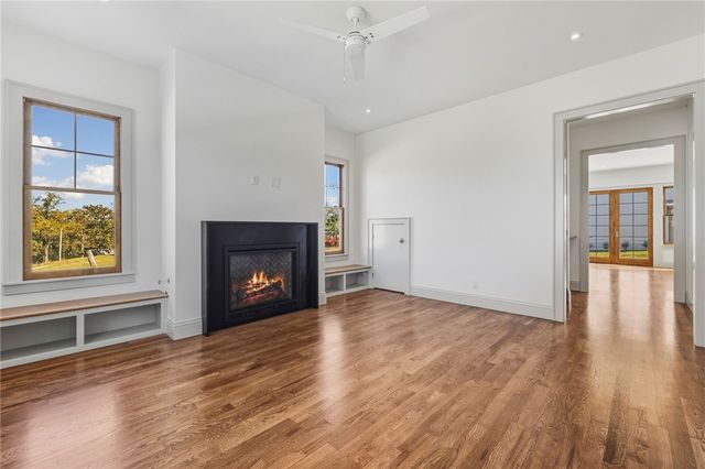 1034 NW A Street, Bentonville, AR 72712