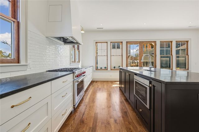 1034 NW A Street, Bentonville, AR 72712