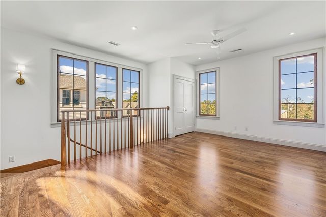 1034 NW A Street, Bentonville, AR 72712