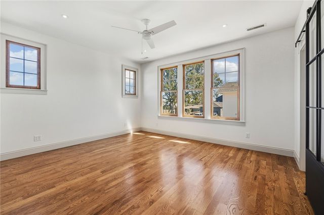 1034 NW A Street, Bentonville, AR 72712