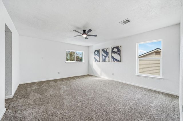 713 Sugar Hill Drive, La Porte, TX 77571