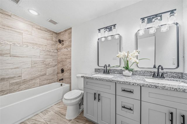 713 Sugar Hill Drive, La Porte, TX 77571