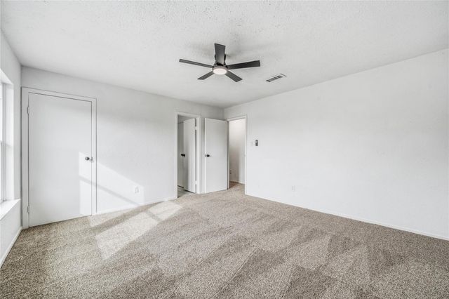 713 Sugar Hill Drive, La Porte, TX 77571
