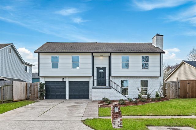 713 Sugar Hill Drive, La Porte, TX 77571