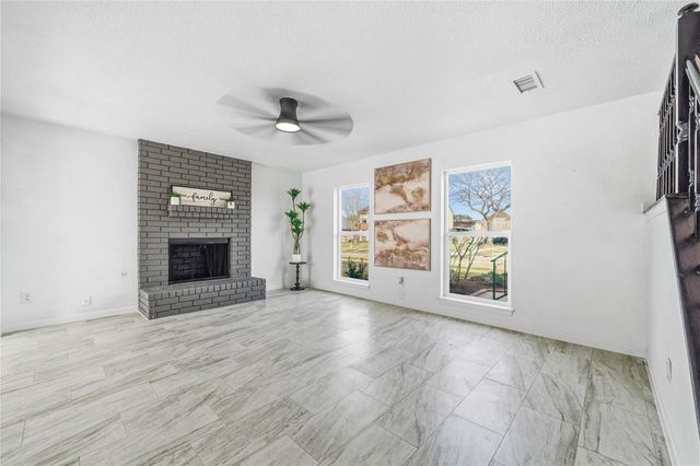 713 Sugar Hill Drive, La Porte, TX 77571