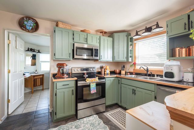 393 McCouns Ferry Road, Salvisa, KY 40372