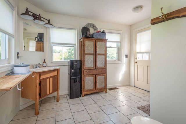 393 McCouns Ferry Road, Salvisa, KY 40372