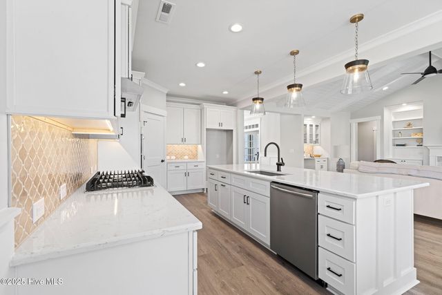 7366 Foxbriar Drive, Leland, NC 28451