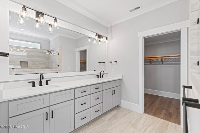 7366 Foxbriar Drive, Leland, NC 28451