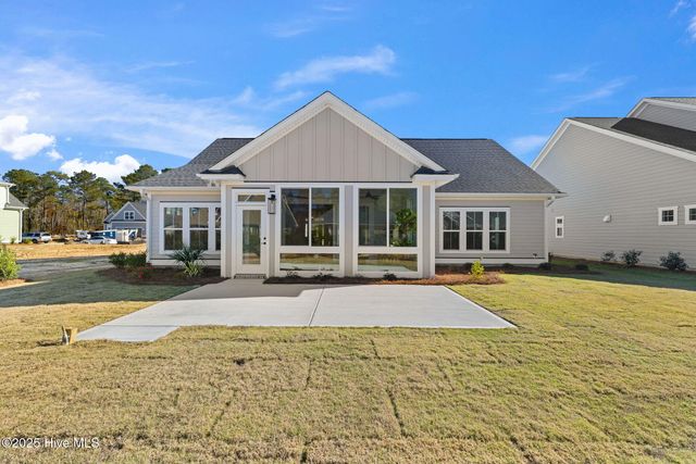 7366 Foxbriar Drive, Leland, NC 28451