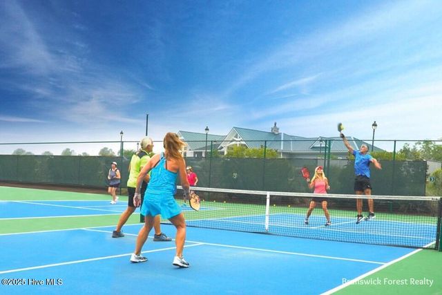 7366 Foxbriar Drive, Leland, NC 28451