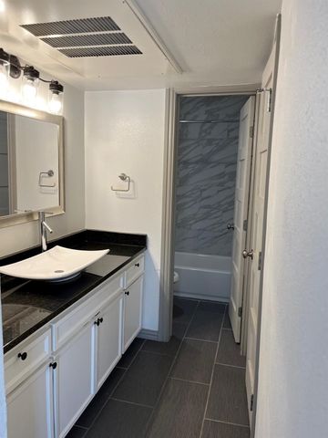 2800 Douglas Avenue 220, Dallas, TX 75219