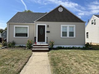 7208 30 AVENUE, Kenosha, WI 53142